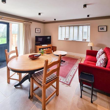 Luxury Lodge @ Ewen Barn - Private 5* Retreat Cirencester Εξωτερικό φωτογραφία