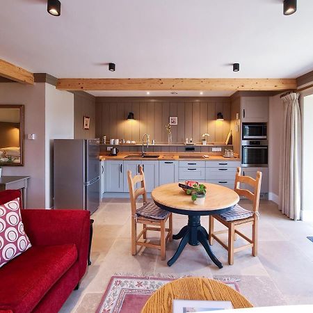 Luxury Lodge @ Ewen Barn - Private 5* Retreat Cirencester Εξωτερικό φωτογραφία