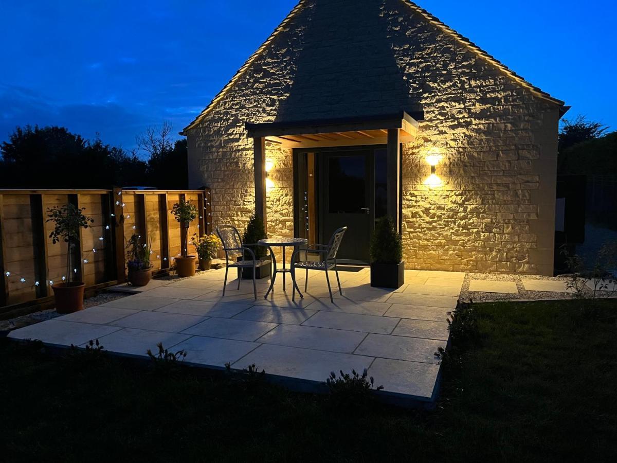 Luxury Lodge @ Ewen Barn - Private 5* Retreat Cirencester Εξωτερικό φωτογραφία