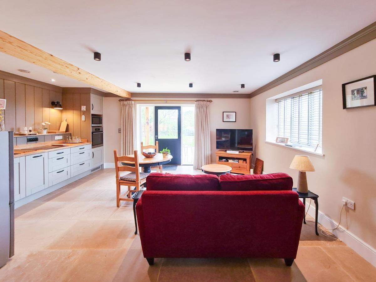 Luxury Lodge @ Ewen Barn - Private 5* Retreat Cirencester Εξωτερικό φωτογραφία