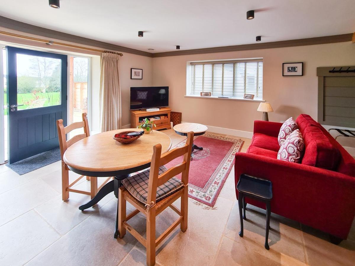Luxury Lodge @ Ewen Barn - Private 5* Retreat Cirencester Εξωτερικό φωτογραφία