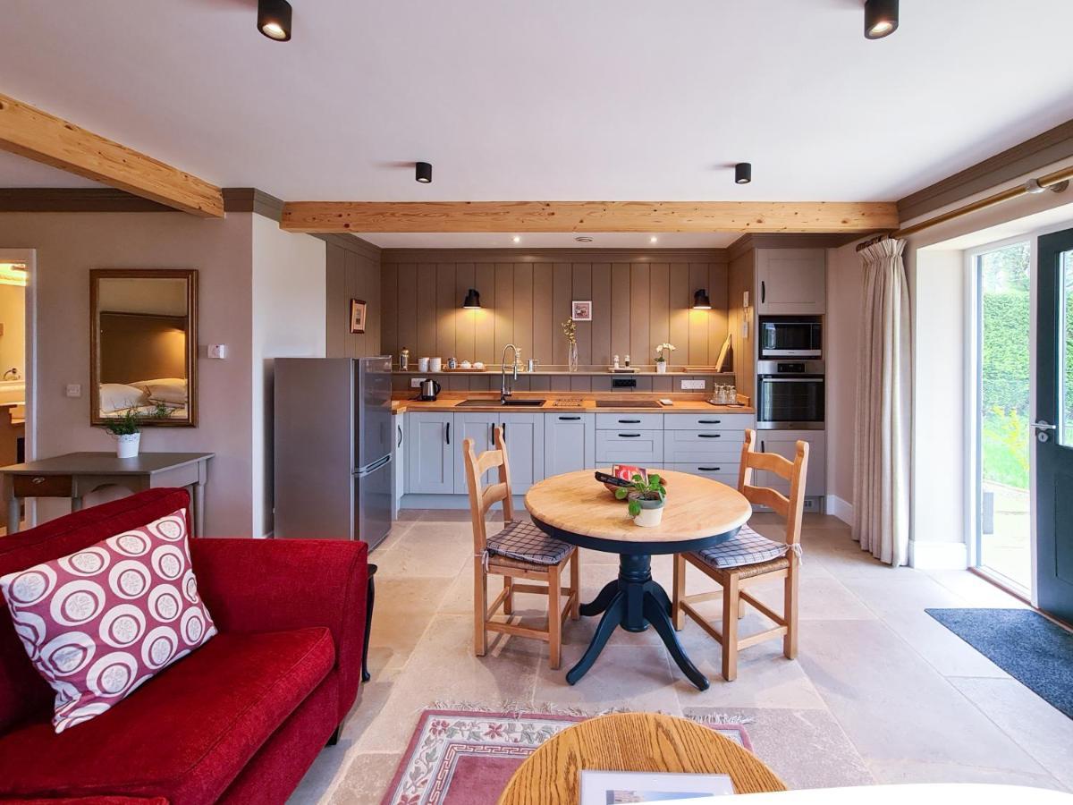 Luxury Lodge @ Ewen Barn - Private 5* Retreat Cirencester Εξωτερικό φωτογραφία